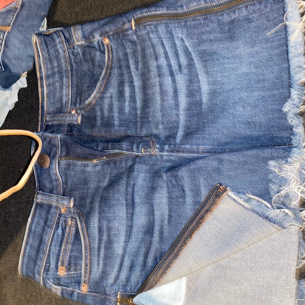 Never worn American eagle jean skirt with zippers